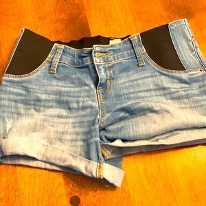 Maternity shorts
